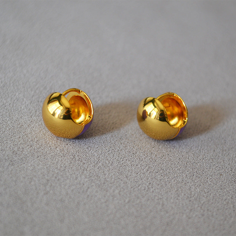 Romantic Gold Earring for Special Moments
