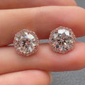 Charming Gold Earring for Any Occasion