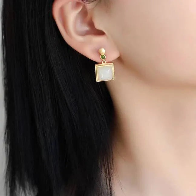 Romantic Gold Earring for Special Moments