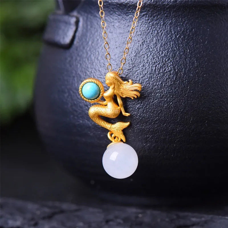 Classic Silver Necklace with Timeless Appeal