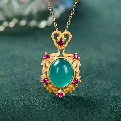 Charming Silver Pendant for Any Occasion