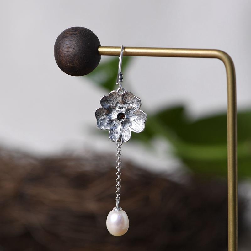 Elegant Silver Earring for Every Occasion