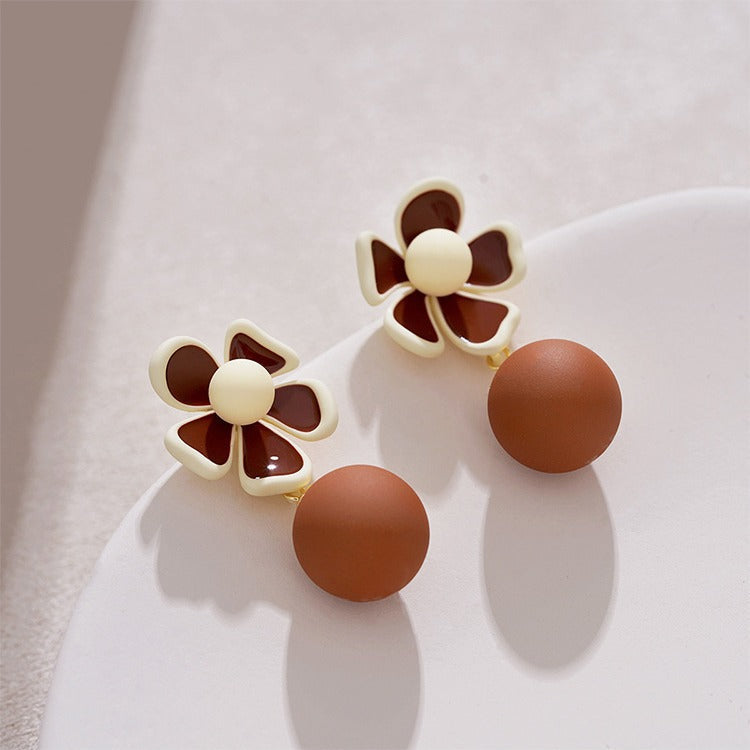 Classic Earring with Timeless Appeal