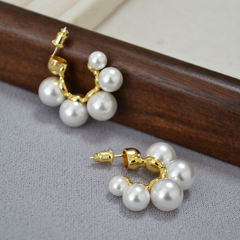 Charming Gold Earring for Any Occasion