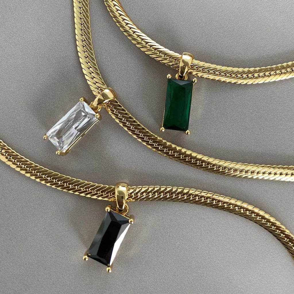 Beautiful Gold Necklace with Unique Style