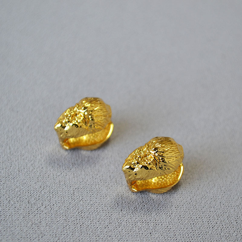 Classic Gold Earring with Timeless Appeal