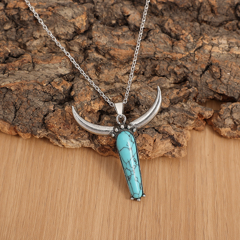 Beautiful Silver Necklace with Unique Style