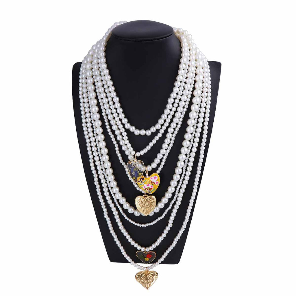 Beautiful Pearl Necklace with Unique Style