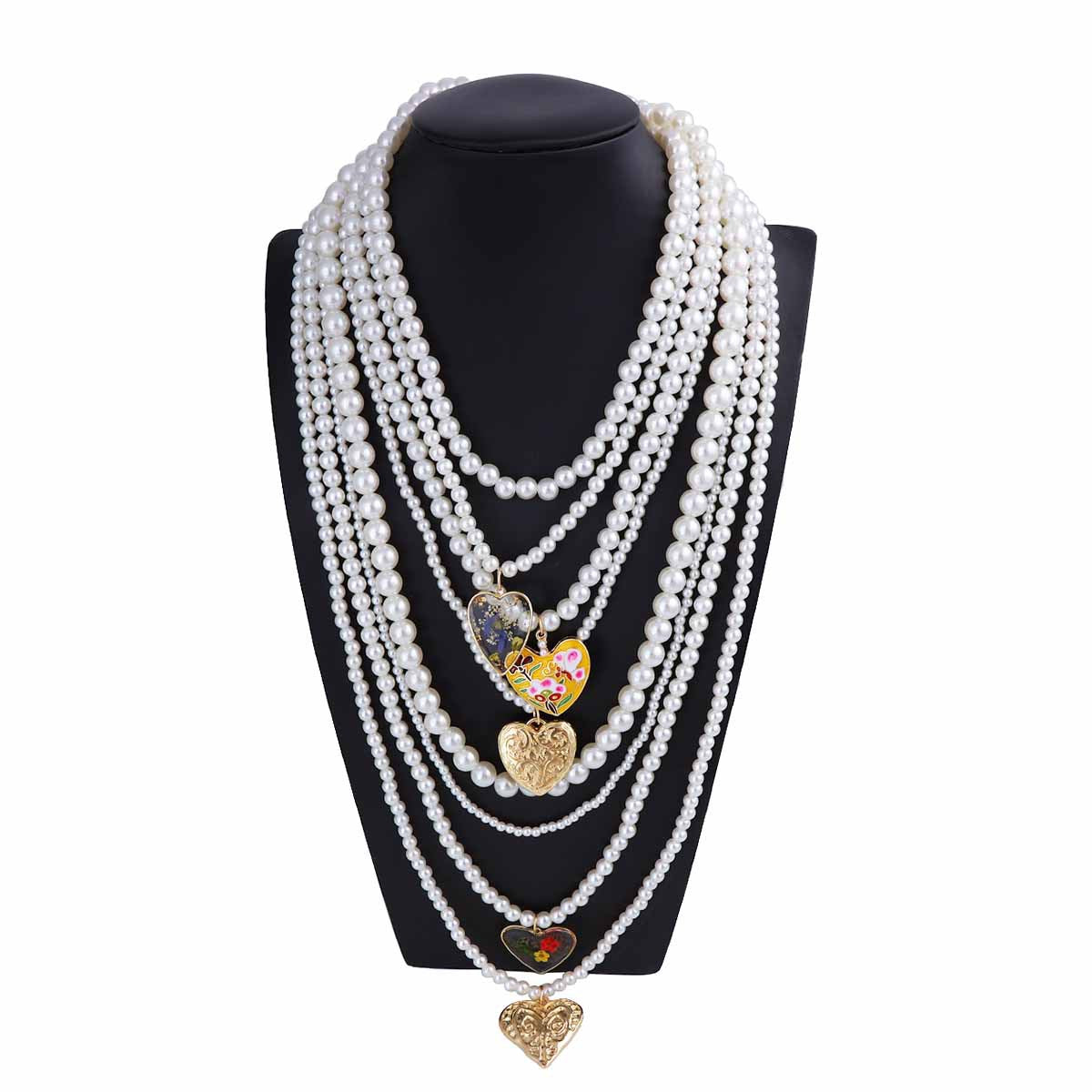 Beautiful Pearl Necklace with Unique Style