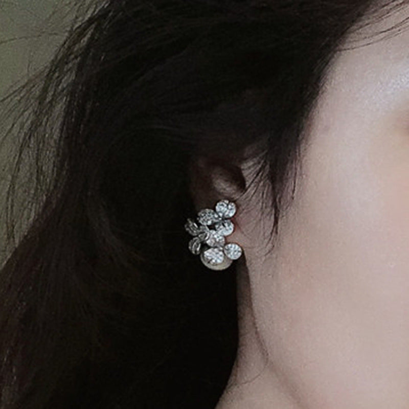 Classic Pearl Earring with Timeless Appeal