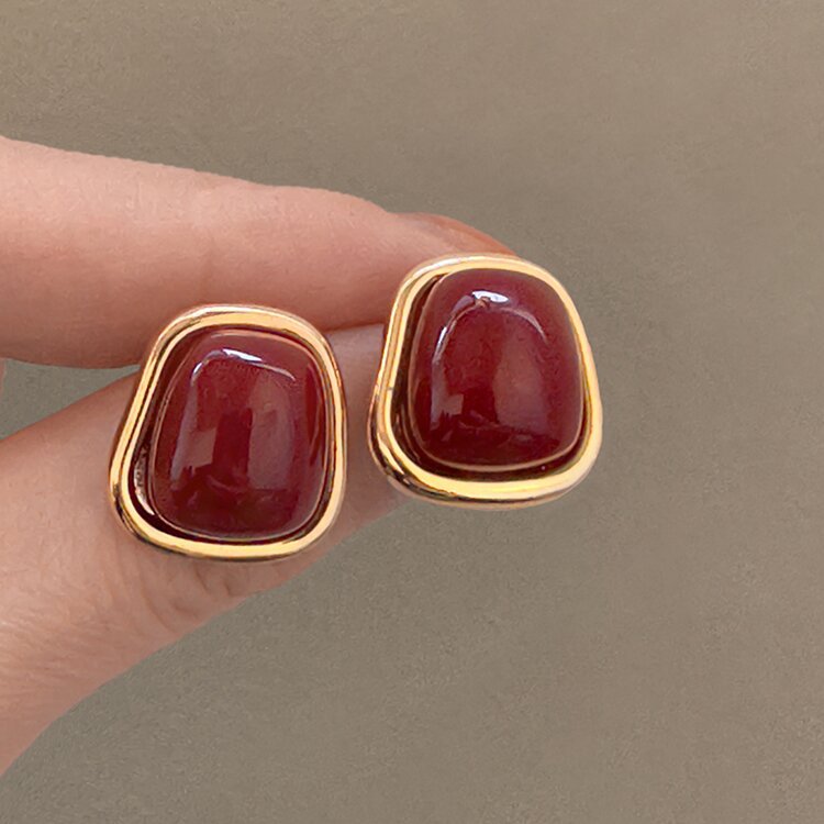 Elegant Earring for Every Occasion