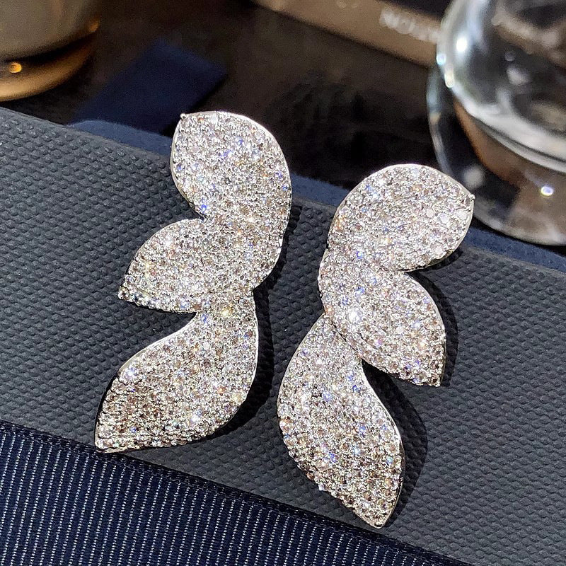 Charming Piece for Any Occasion