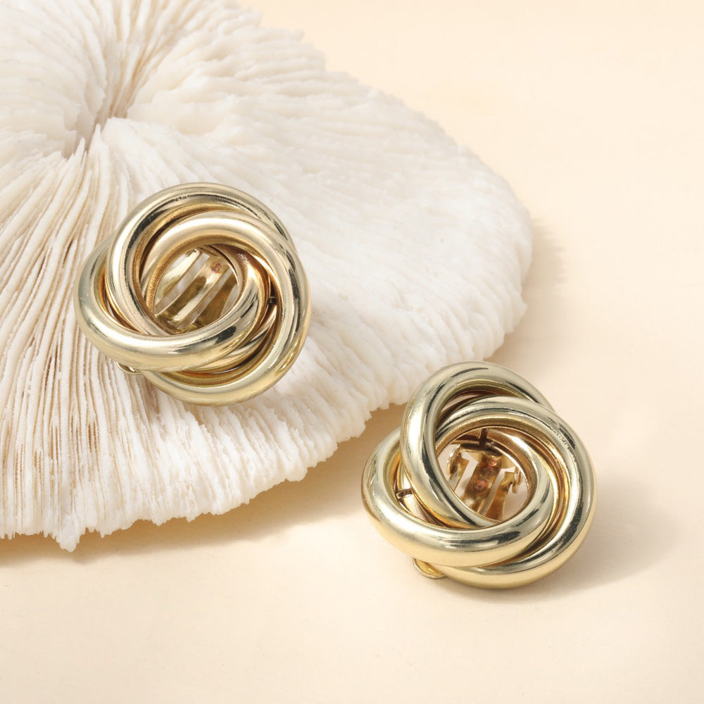 Charming Earring for Any Occasion