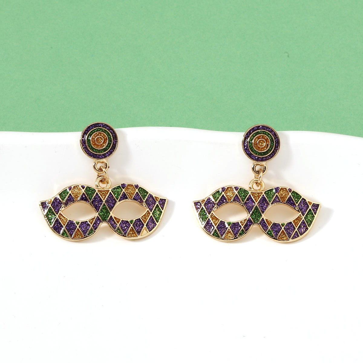 Charming Earring for Any Occasion