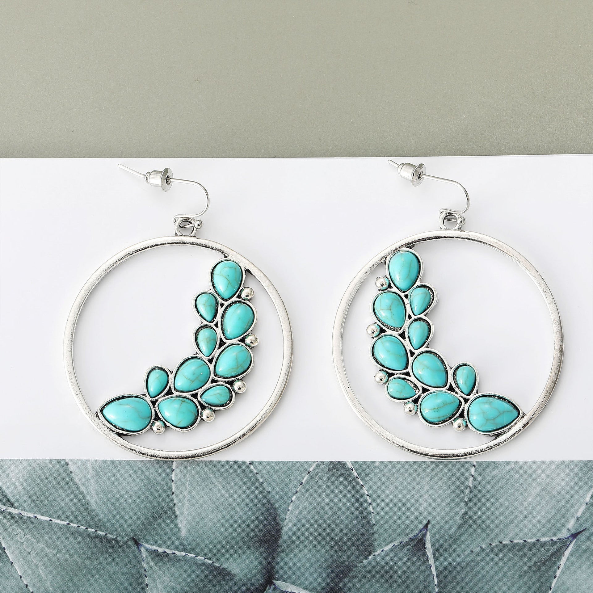Charming Earring for Any Occasion