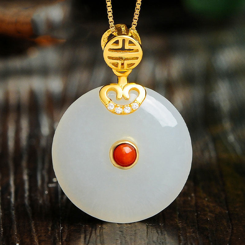 Beautiful Silver Necklace with Unique Style