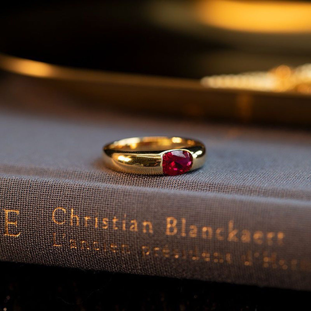 Classic Gold Ring with Timeless Appeal