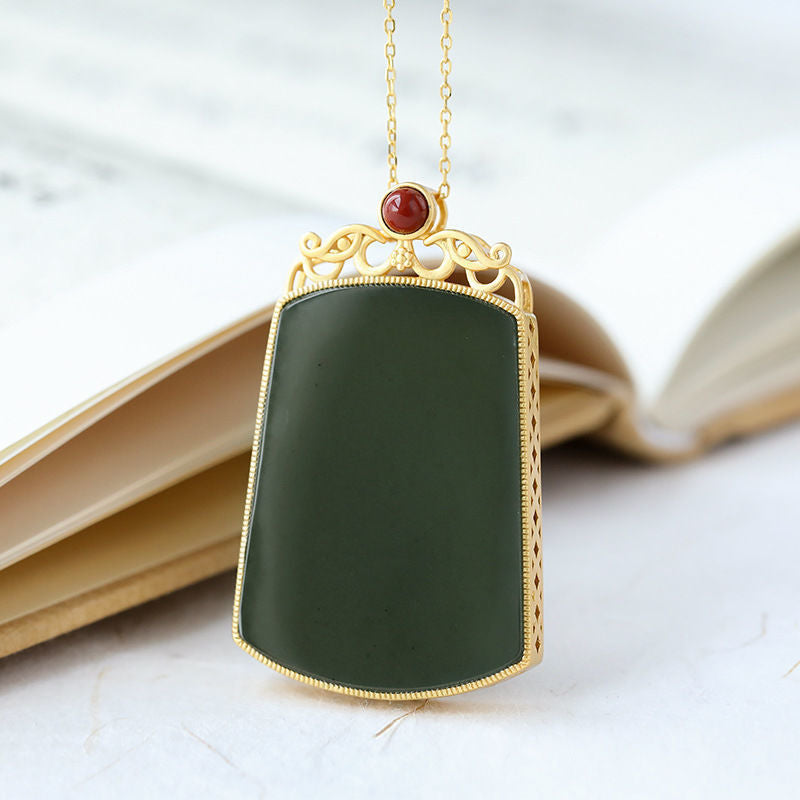 Romantic Gold Necklace for Special Moments