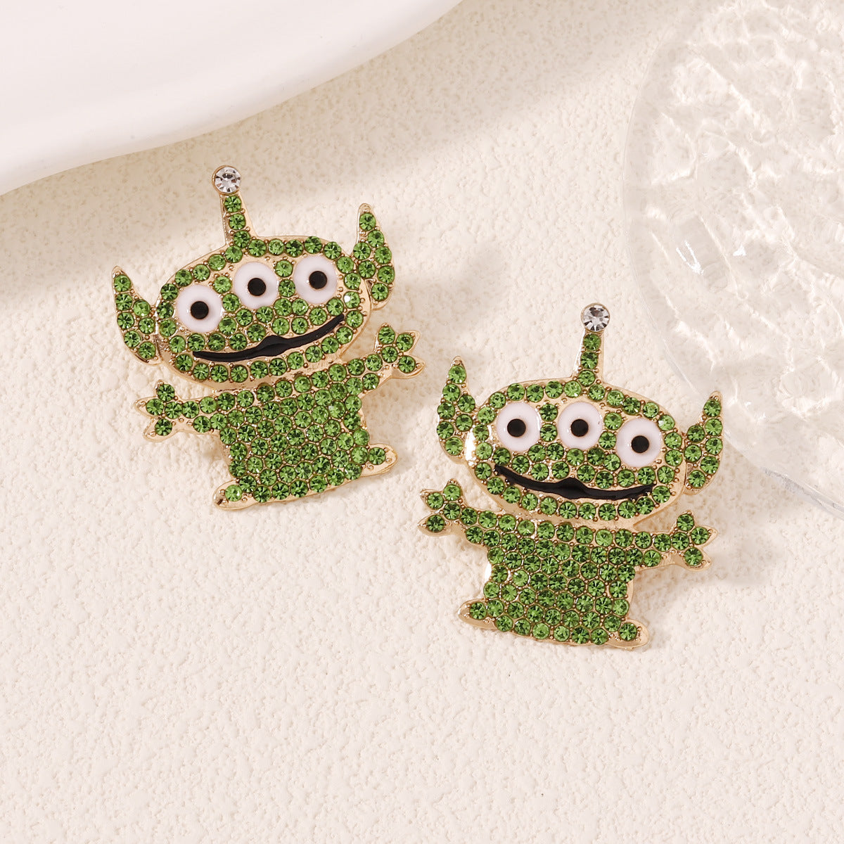 Charming Earring for Any Occasion