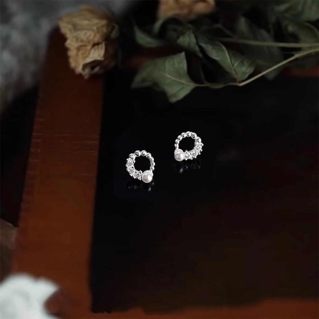 Romantic Pearl Earring for Special Moments