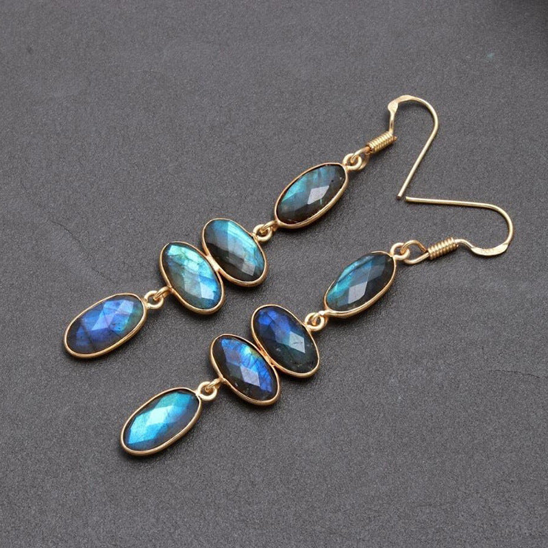 Beautiful Gold Earring with Unique Style