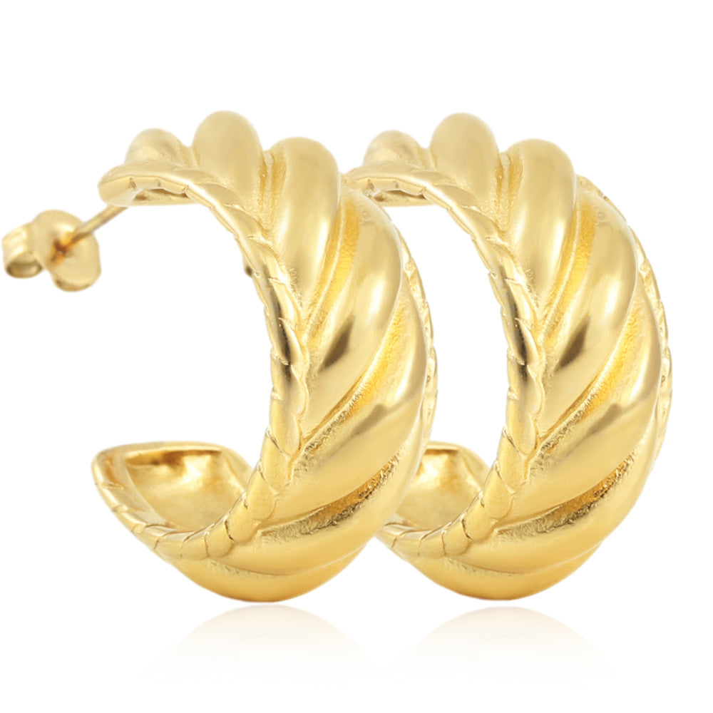 Classic Gold Earring with Timeless Appeal
