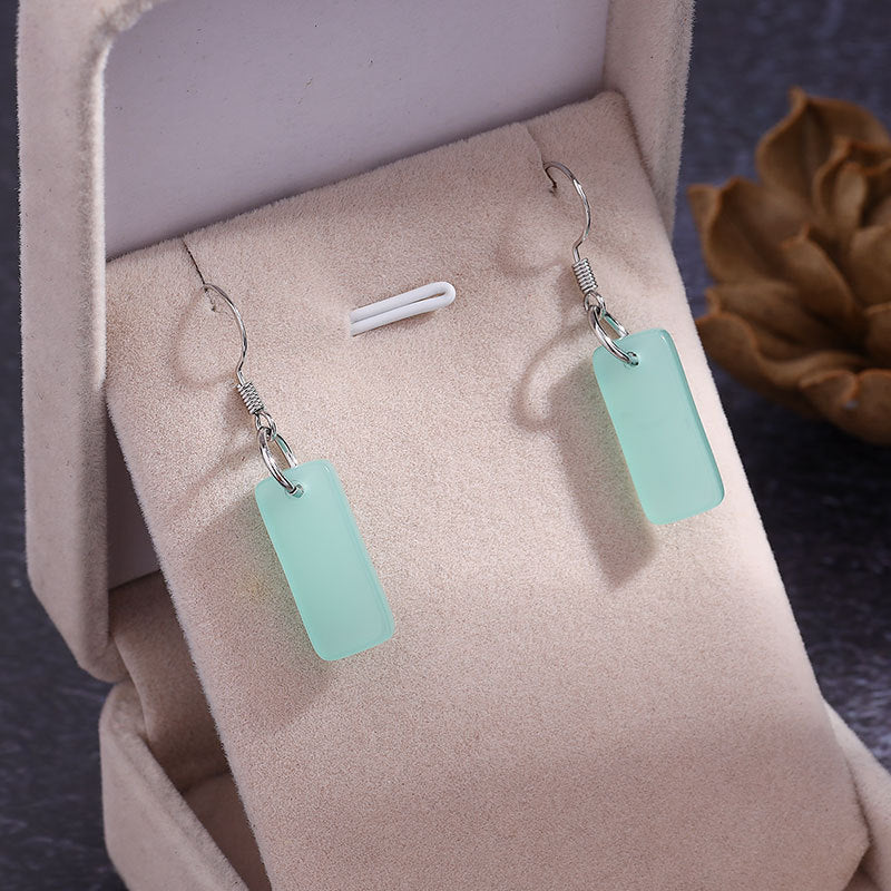 Charming Silver Earring for Any Occasion