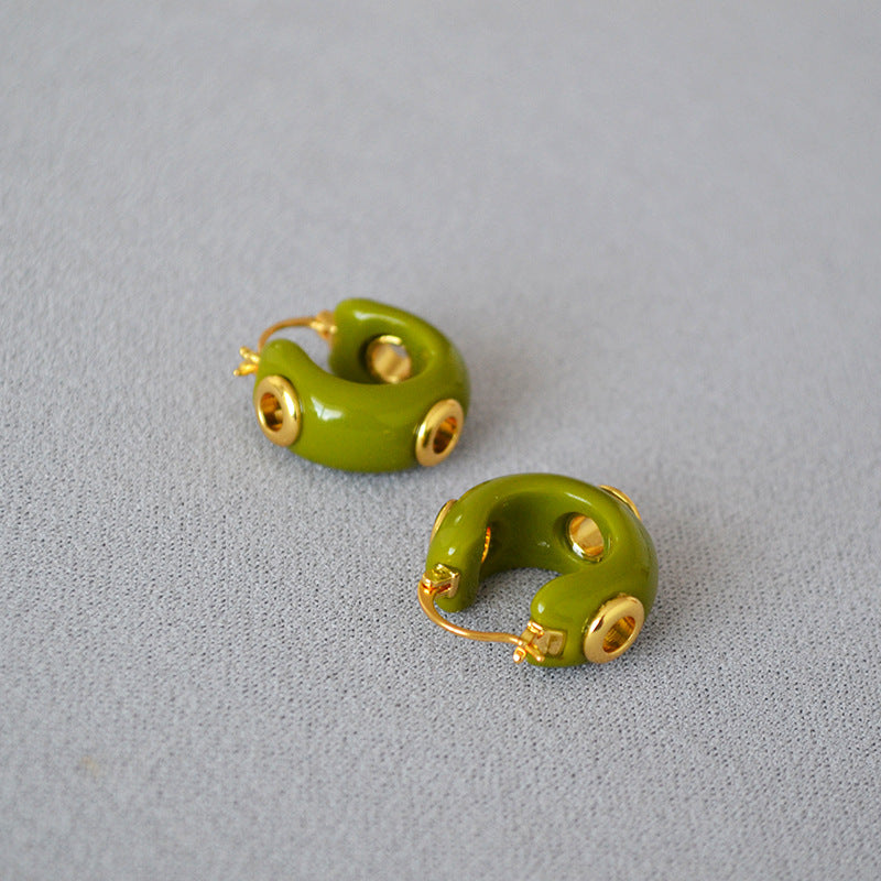 Classic Gold Earring with Timeless Appeal