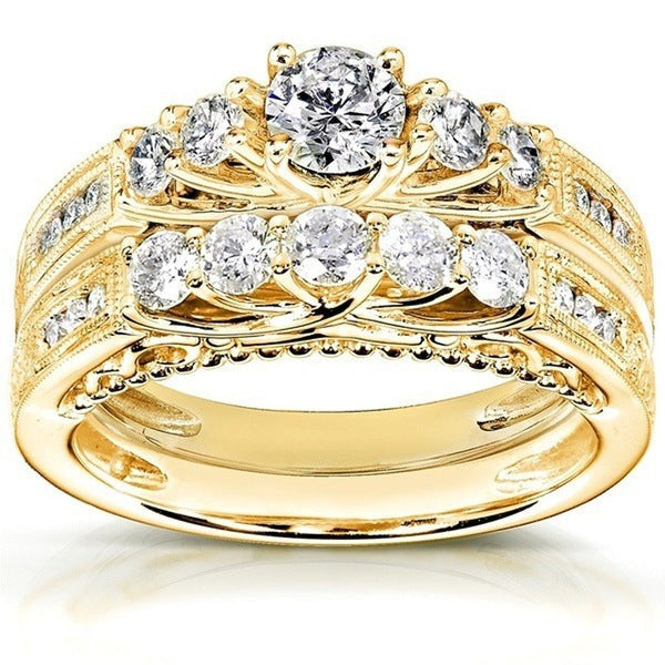 Beautiful Gold Set with Unique Style