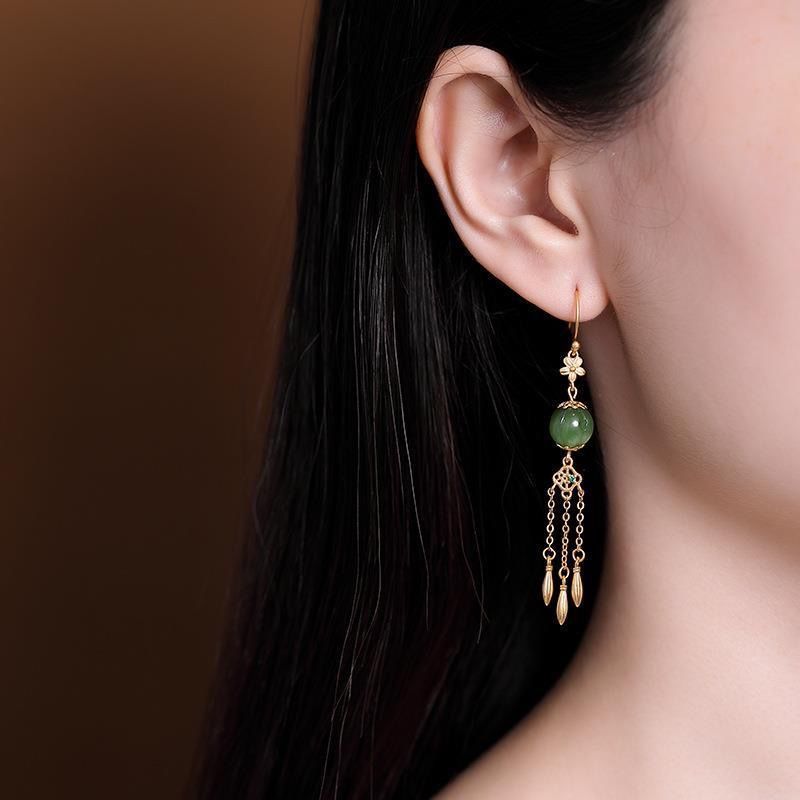 Elegant Gold Earring for Every Occasion