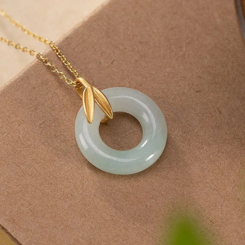 Beautiful Silver Necklace with Unique Style