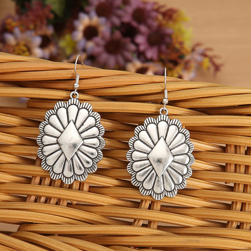 Charming Earring for Any Occasion