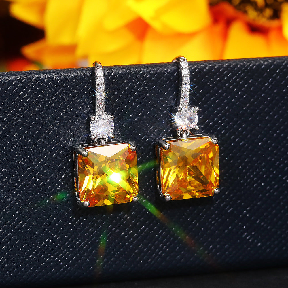 Charming Earring for Any Occasion