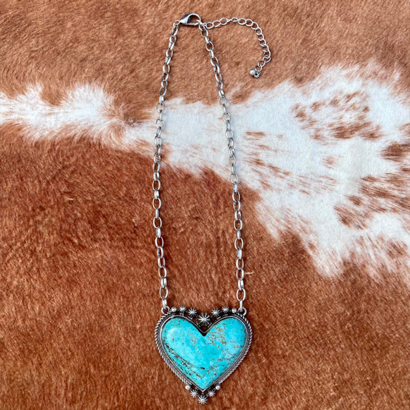 Classic Chain with Timeless Appeal