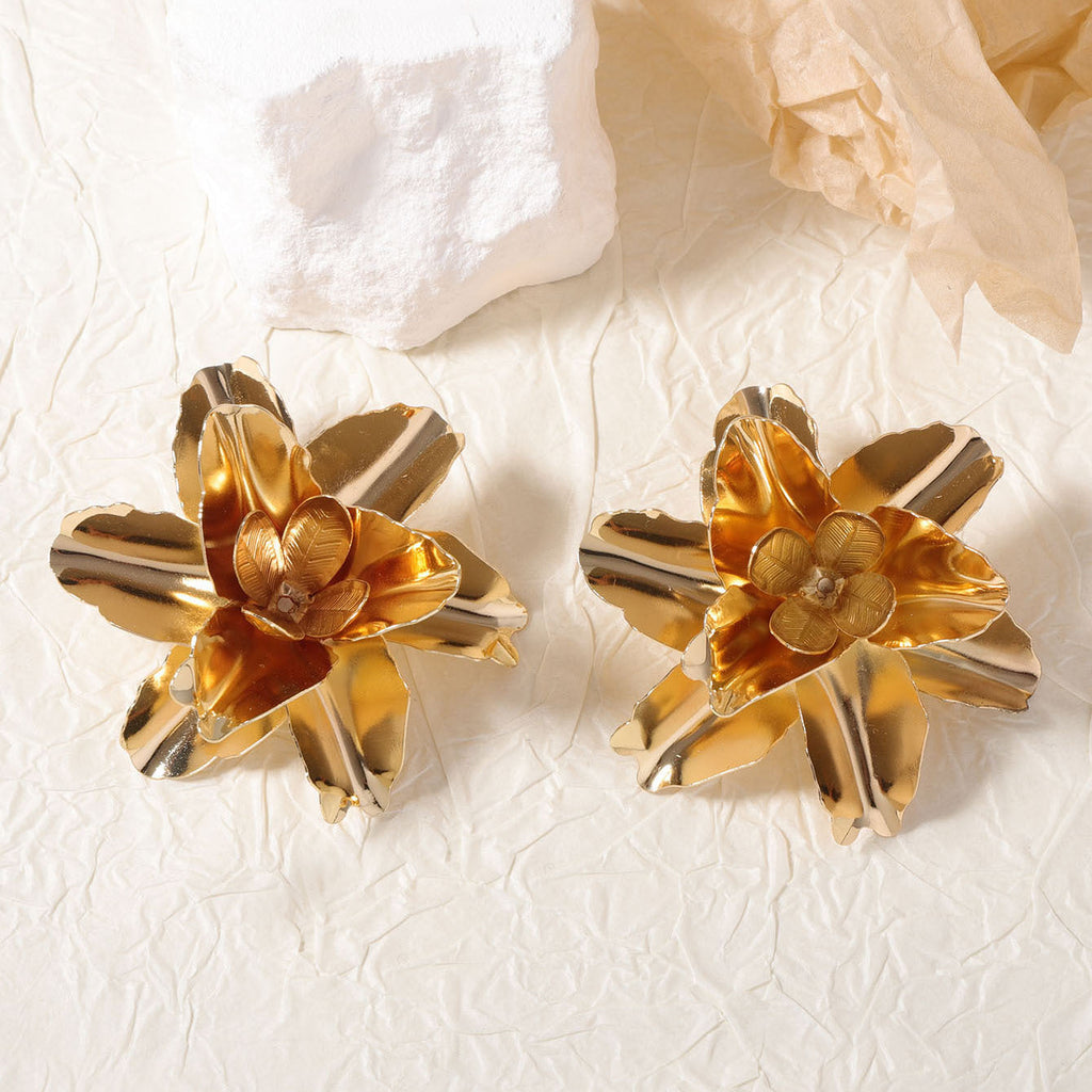 Classic Earring with Timeless Appeal