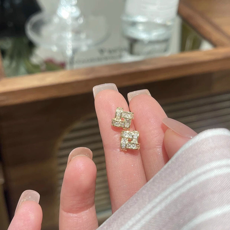 Romantic Earring for Special Moments