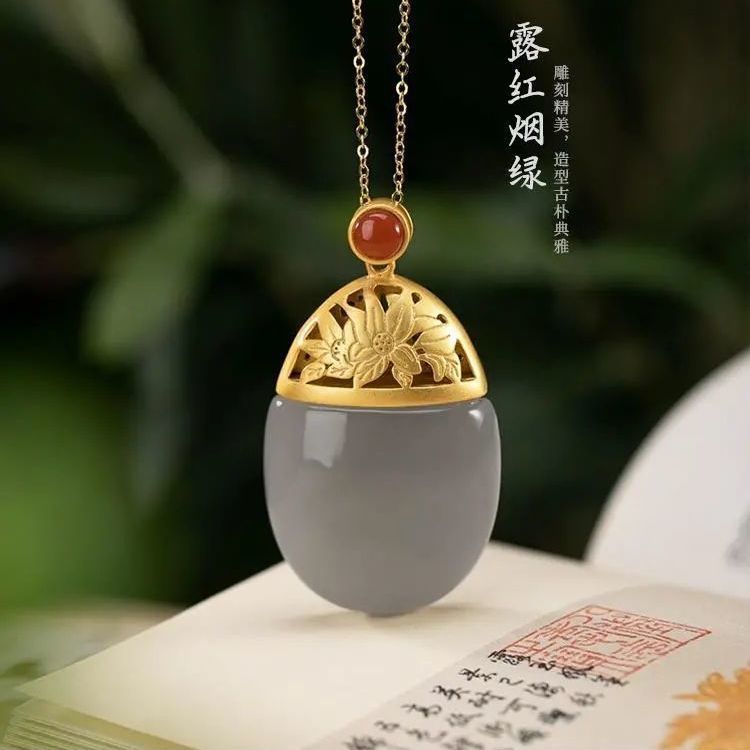 Beautiful Gold Pendant with Unique Style