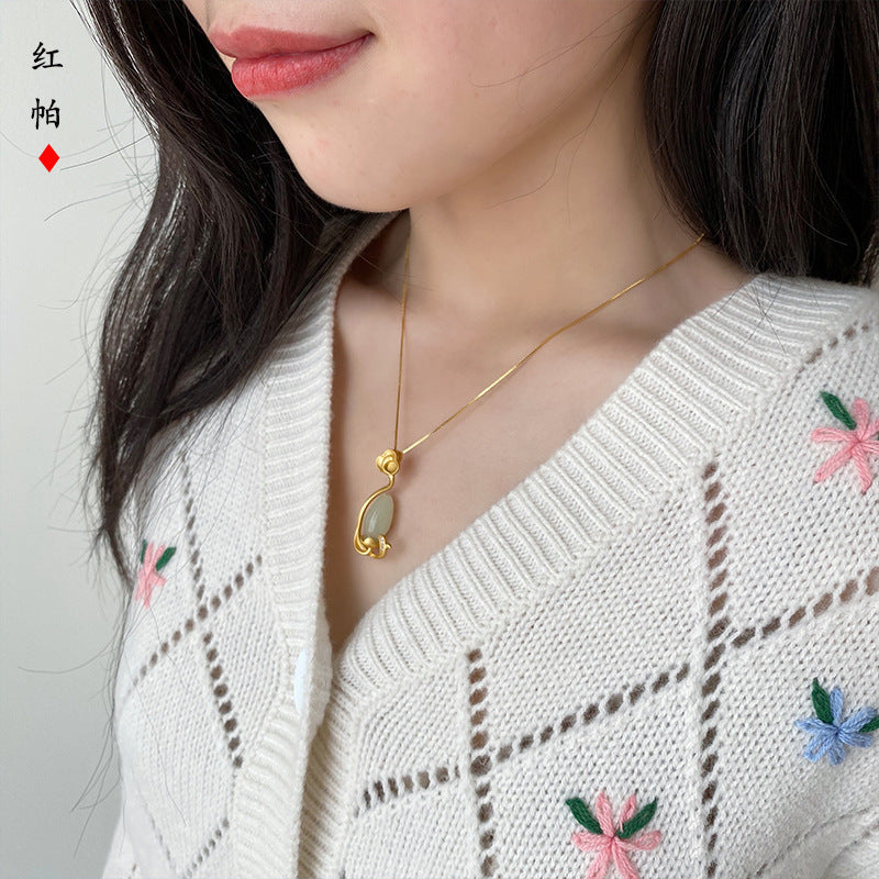 Classic Silver Necklace with Timeless Appeal