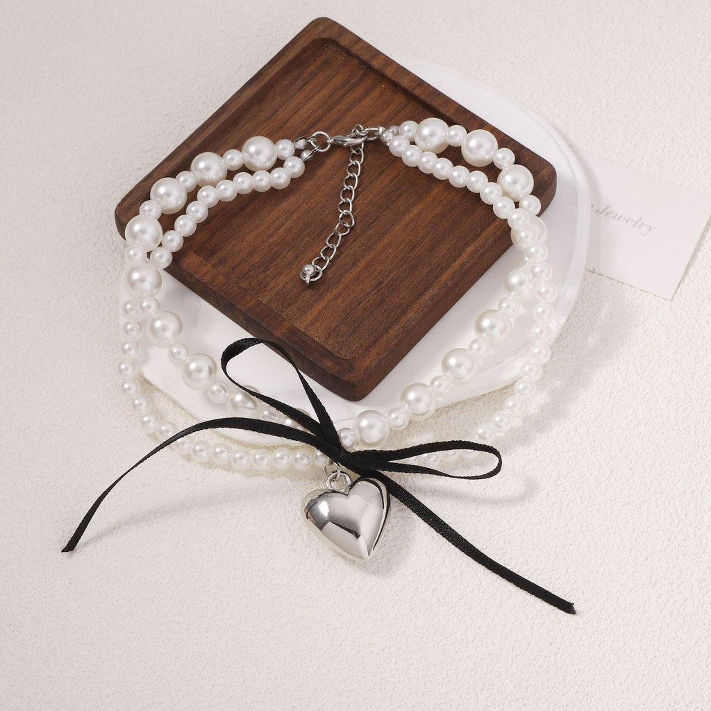 Classic Pearl Necklace with Timeless Appeal
