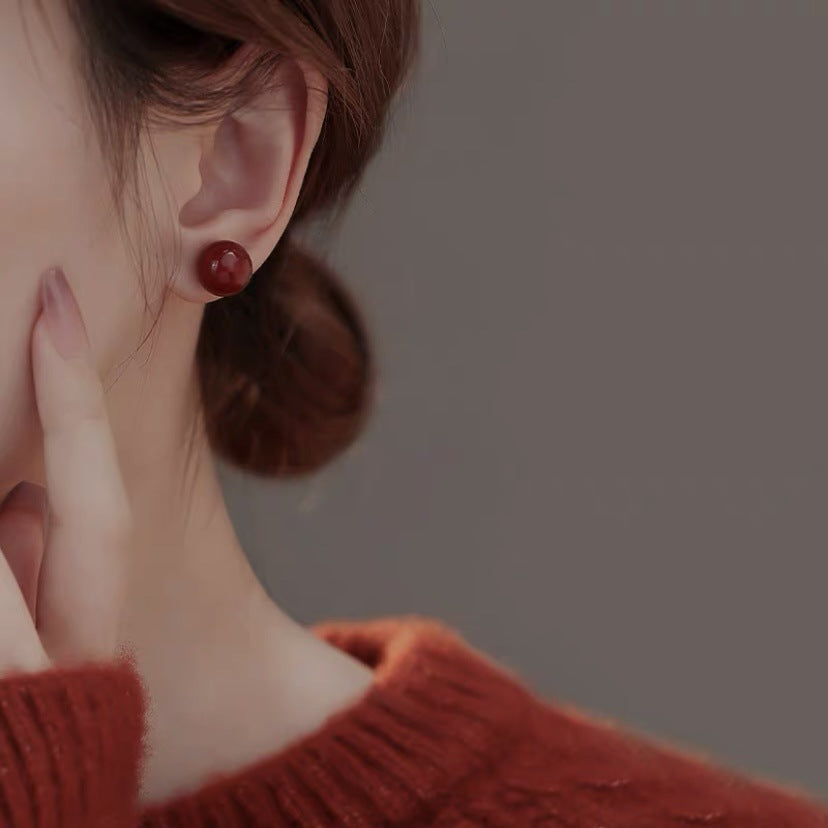 Charming Silver Earring for Any Occasion