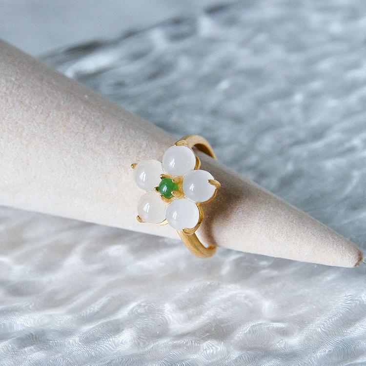Classic Ring with Timeless Appeal