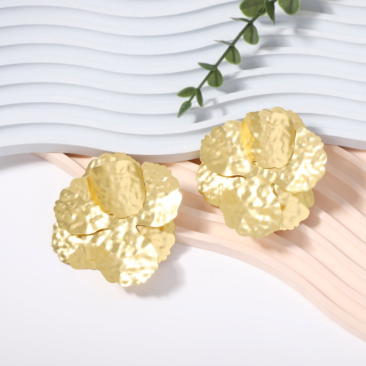 Charming Earring for Any Occasion