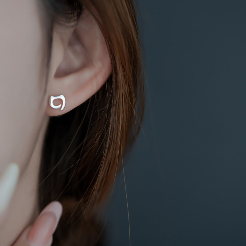 Charming Earring for Any Occasion