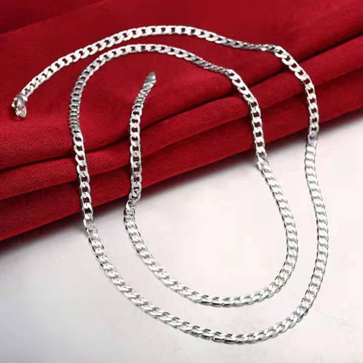 Charming Silver Necklace for Any Occasion