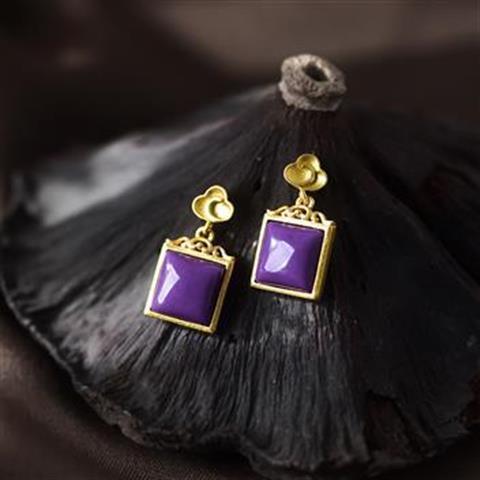 Romantic Silver Earring for Special Moments