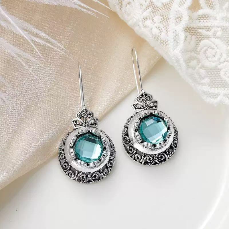 Classic Earring with Timeless Appeal