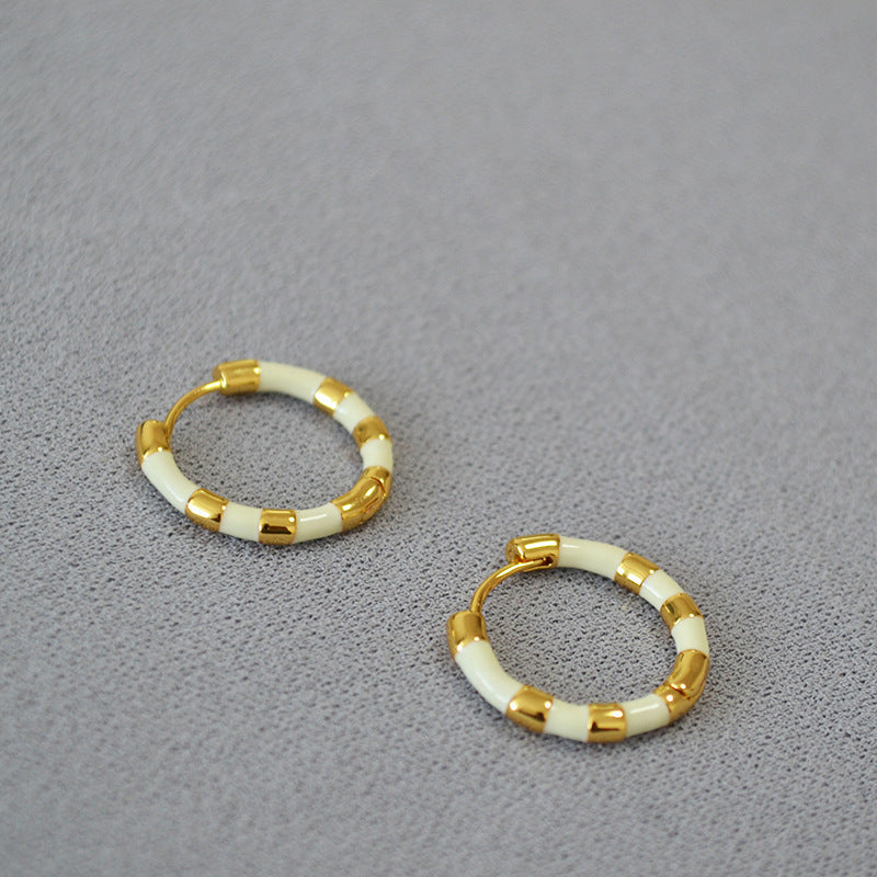 Romantic Gold Earring for Special Moments