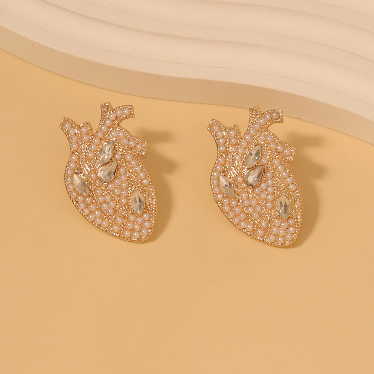 Romantic Pearl Earring for Special Moments