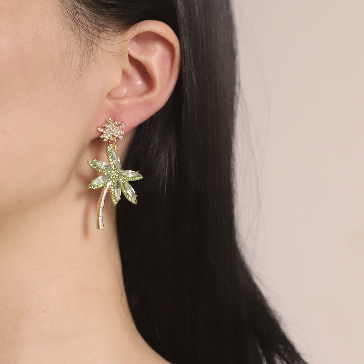 Charming Earring for Any Occasion