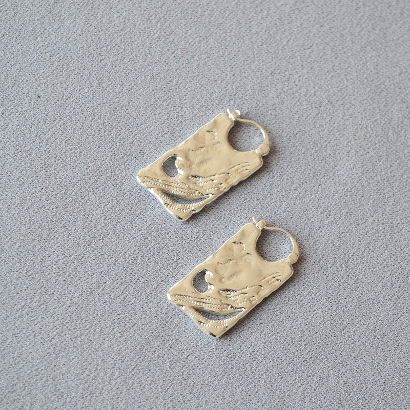 Romantic Gold Earring for Special Moments